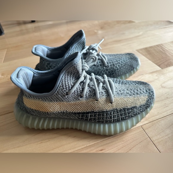 Adidas Yeezy Boost 350 V2 Ash Blue - Picture 4 of 13